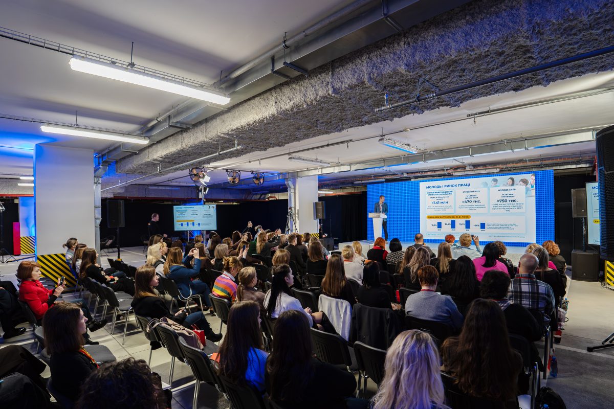 1764113105262_HR boost 25.11.25-0228